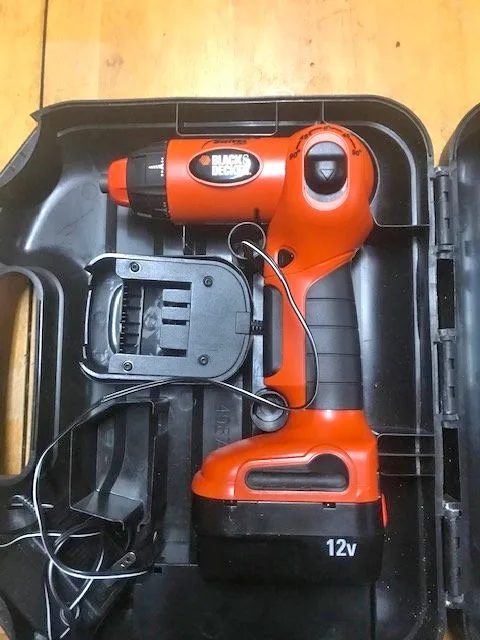SWIVEL DRILL/DRIVER - BLACK AND DECKER XD1200 w/case