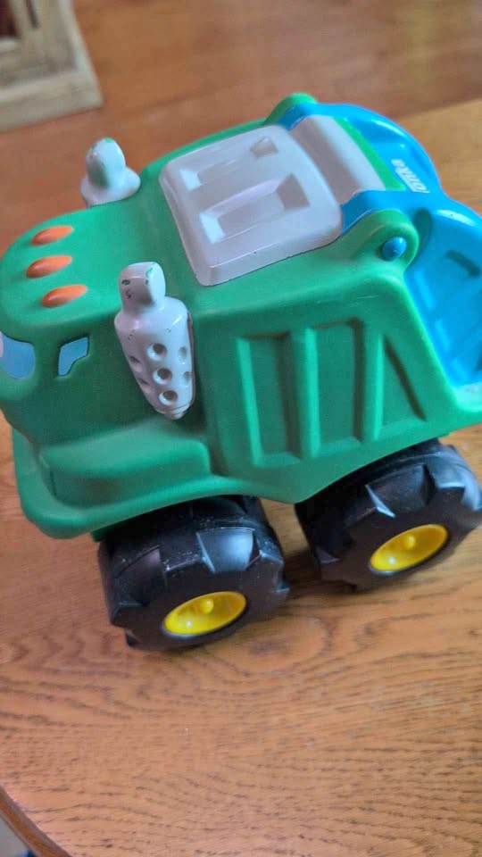Tonka rubber garbage truck.