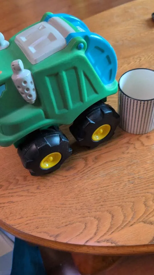 Tonka rubber garbage truck. image indicator(2)