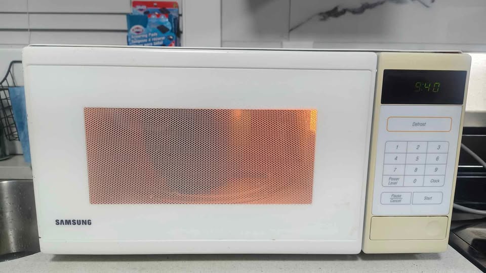 Samsung Microwave - photo 2