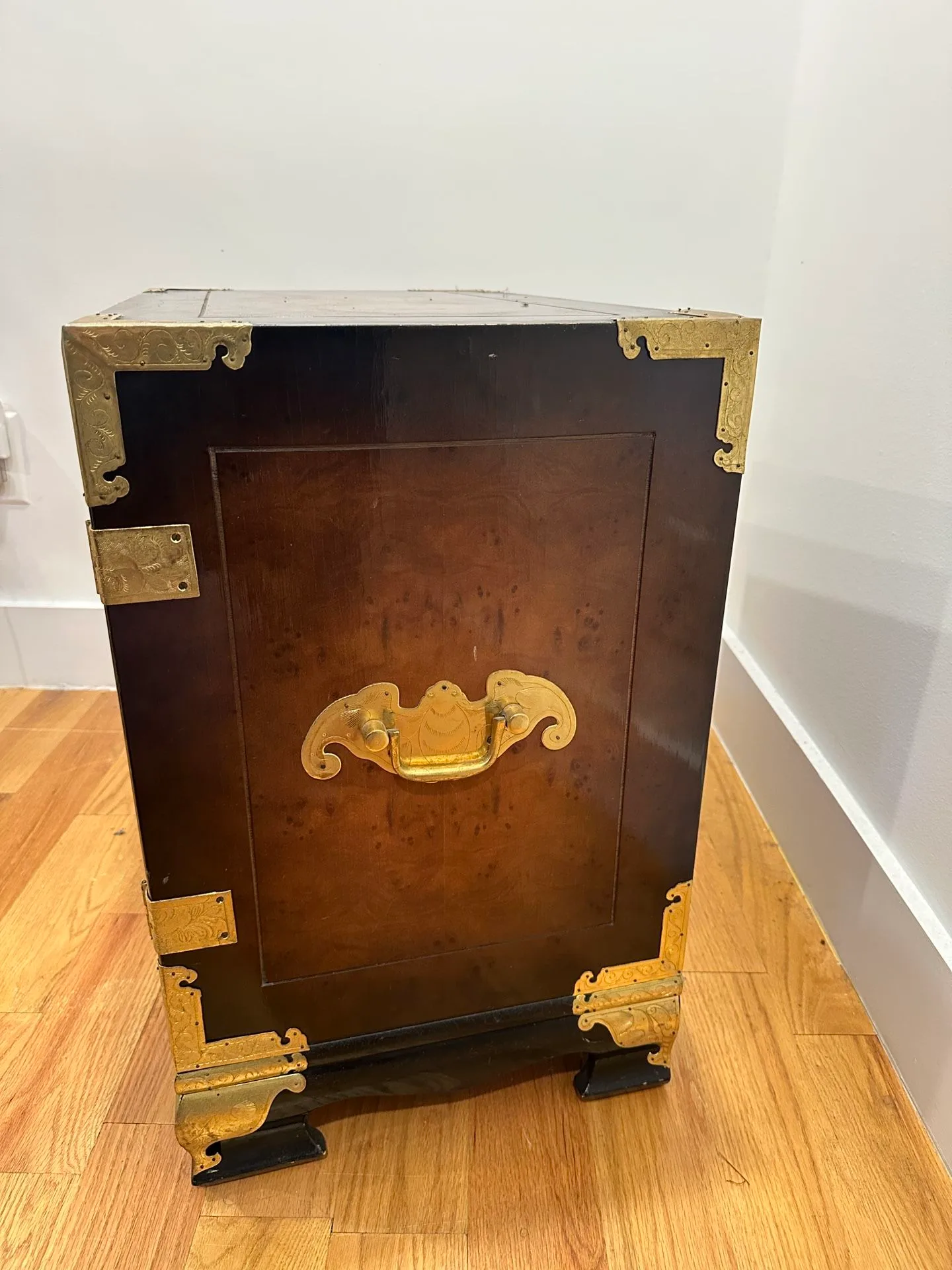 Vintage Korean Tansu-style chest cabinet image indicator(2)