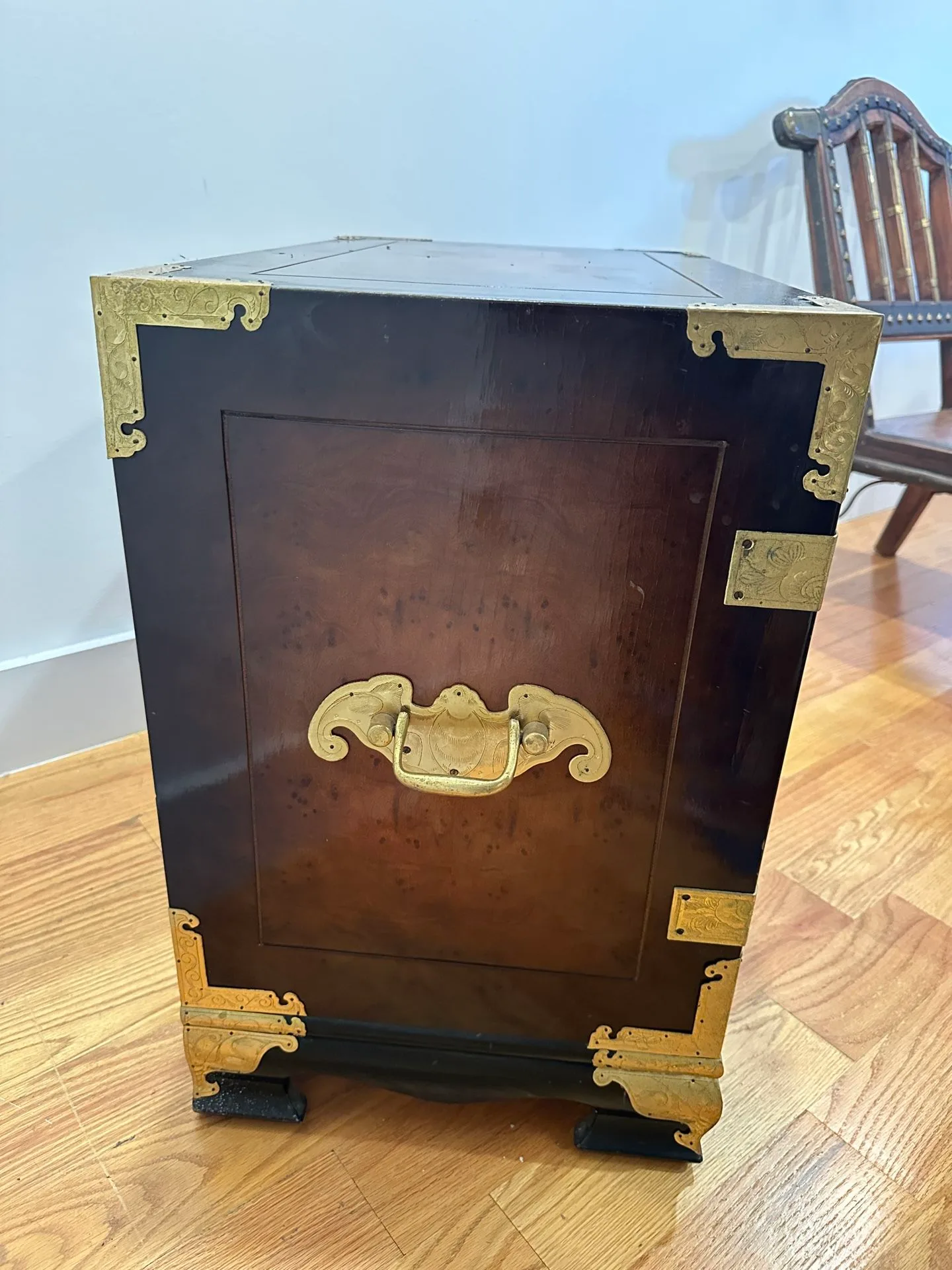 Vintage Korean Tansu-style chest cabinet image indicator(4)