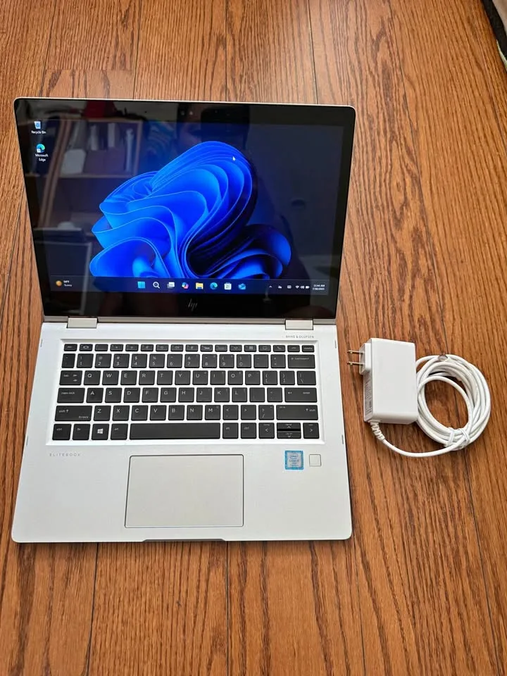 HP Elitebook 13.3"/I7/16G/256GB SSD/Touch/Touch ID/Good thumbnail