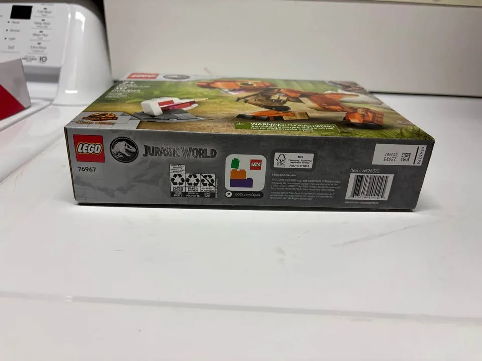 NIB LEGO Jurassic World Little Eatie: T. Rex 76967 image indicator(3)