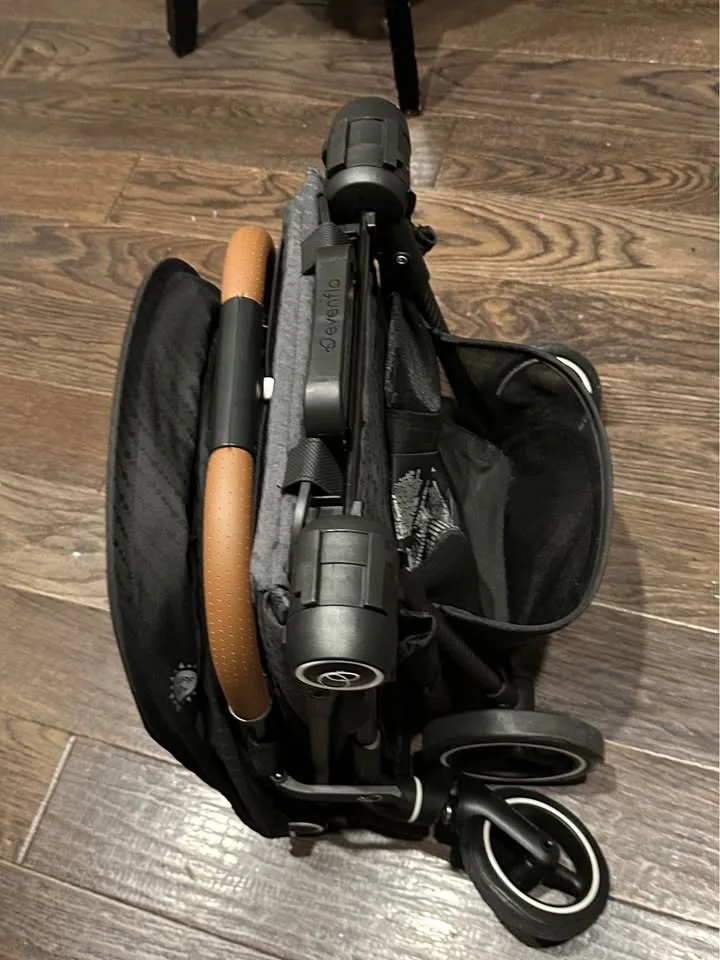 Evenflo Hummingbird Ultra-Lightweight image indicator(3)