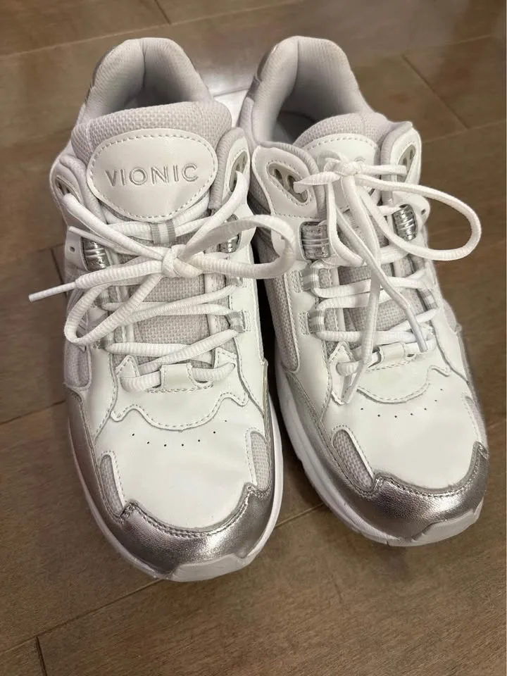 Vionic Women’s Chunky Walking Running White Shoes Size 10 image indicator(2)
