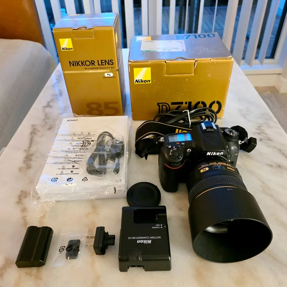 Nikon D7100 DSLR + Nikkor 85mm Lens - Excellent, Boxed image indicator(3)