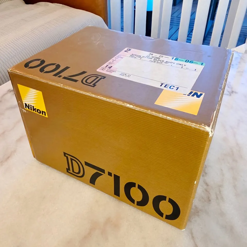 Nikon D7100 DSLR + Nikkor 85mm Lens - Excellent, Boxed image indicator(5)