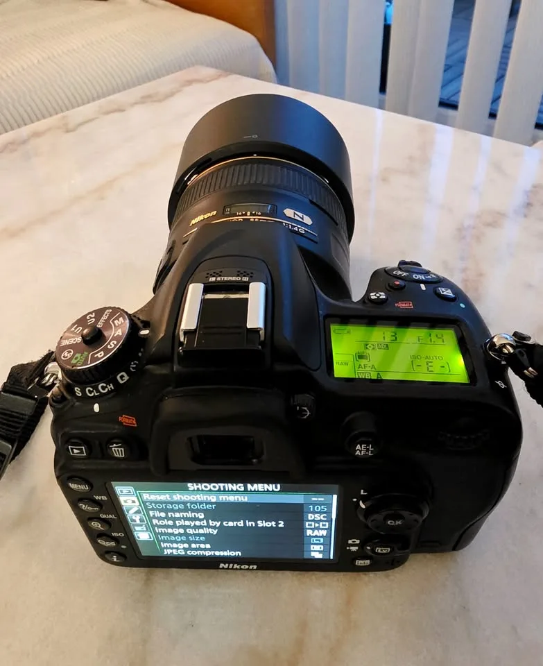 Nikon D7100 DSLR + Nikkor 85mm Lens - Excellent, Boxed image indicator(7)