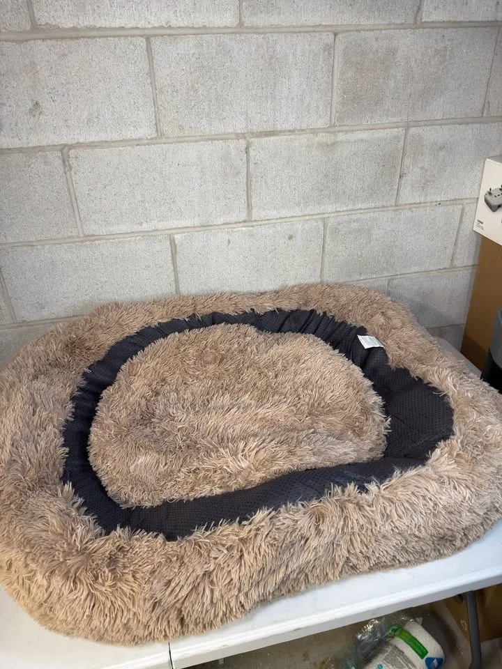 Bedsure Calming Dog Bed for Large Dogs image indicator(2)