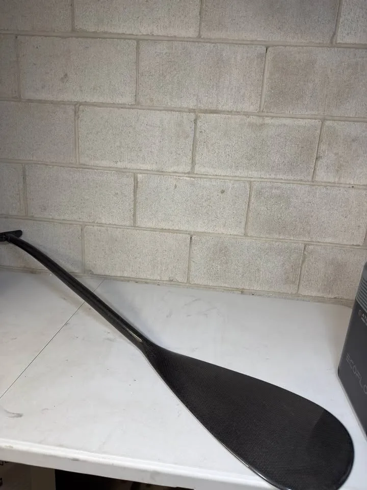 Lightweight One Piece Carbon Fiber Outrigger Canoe Paddle image indicator(2)