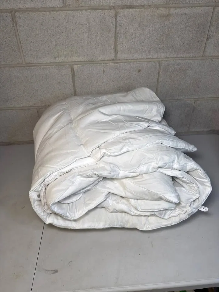 CAIMOUR All Season Comforter Queen Size White, Open Box