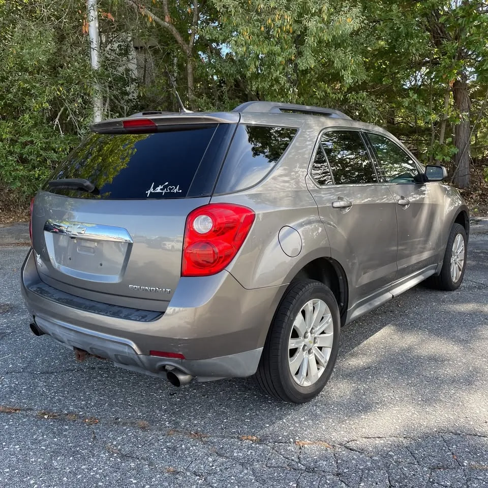 2010 Chevrolet Equinox LT AWD V6 image indicator(3)