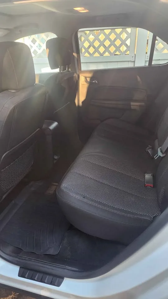 2014 Chevrolet Equinox AWD V4 · LT image indicator(7)