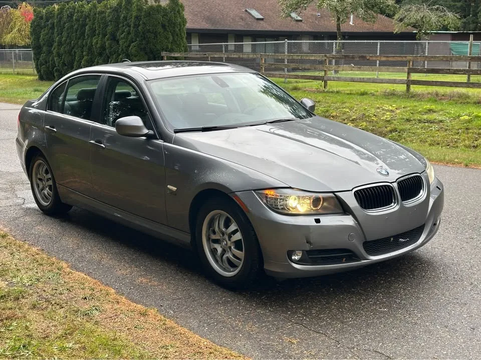 2010 BMW 3 Series image indicator(3)