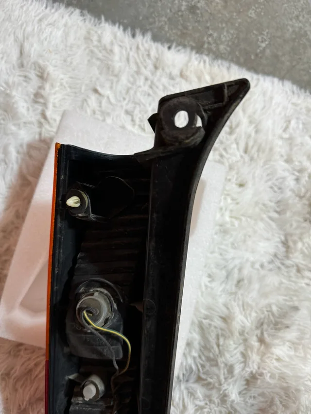 02-04 Honda CRV OEM RH Passenger side rear taillight image indicator(6)