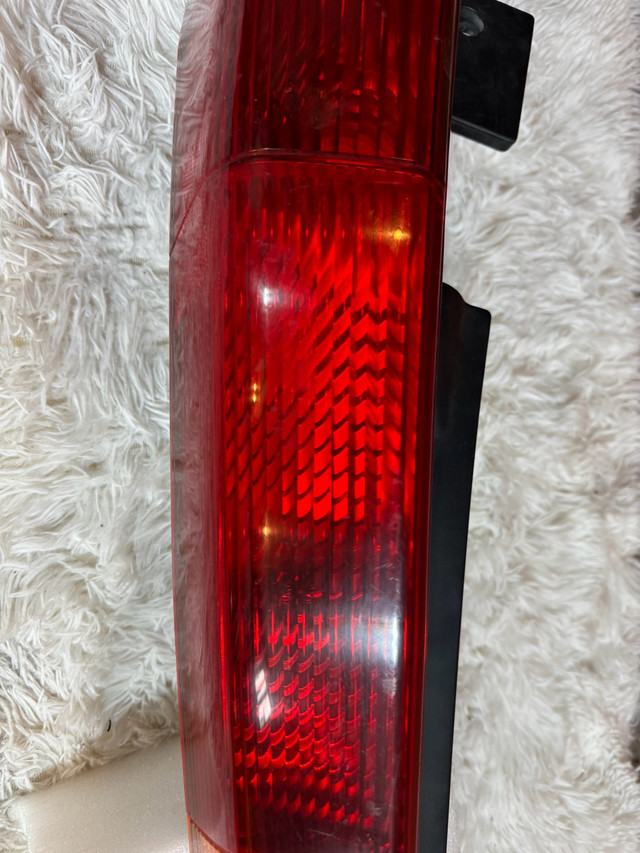 02-04 Honda CRV OEM RH Passenger side rear taillight - photo 4