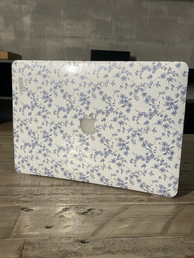 MacBook Pro 13" Blue Floral Hard Case