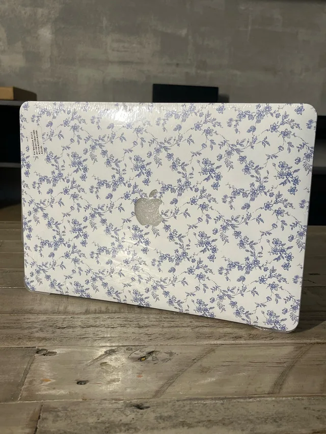 MacBook Pro 13" Blue Floral Hard Case thumbnail