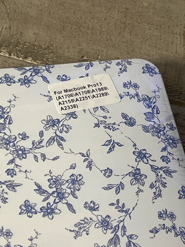 MacBook Pro 13" Blue Floral Hard Case - photo 4