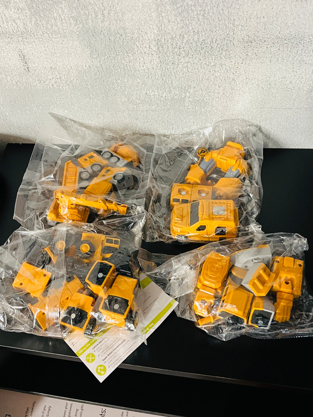 Robot Construction Toy! - photo 2