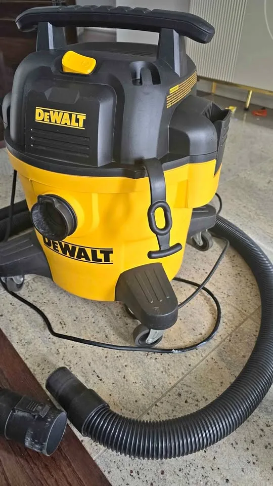 DeWalt Wet/Dry Vacuum – Model DXV06P (Like New) thumbnail