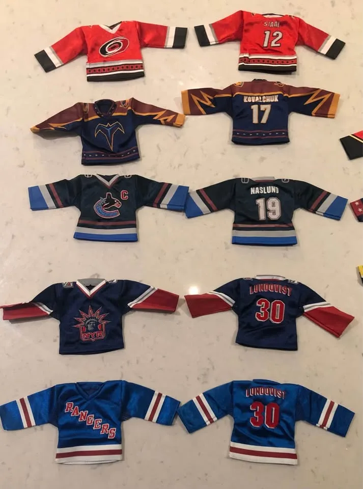🏒 Mini NHL Jerseys – Collectible 2006–07 Upper Deck Edition image indicator(7)