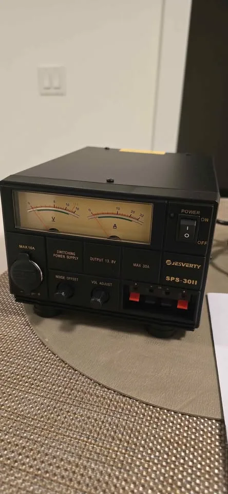 Universal Compact Bench DC Power Supply image indicator(2)