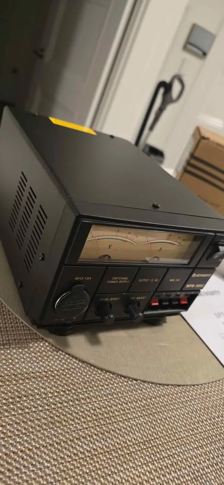 Universal Compact Bench DC Power Supply image indicator(9)