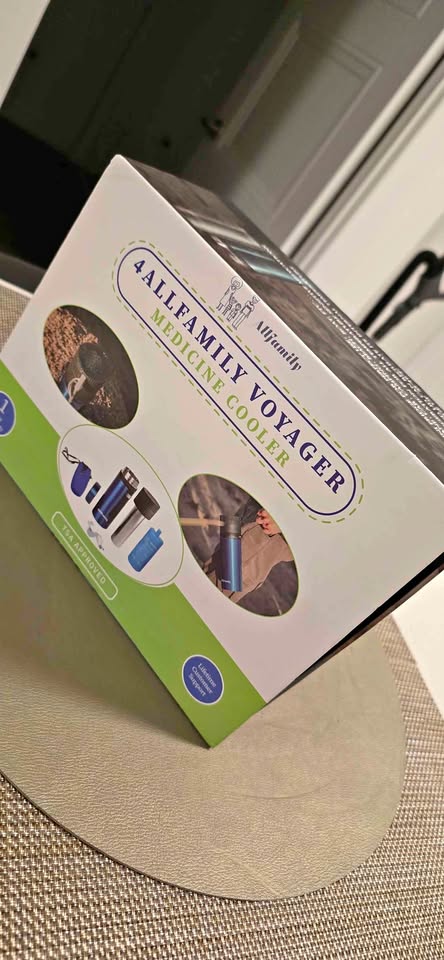 4ALLFAMILY Voyager Medicine Cooler