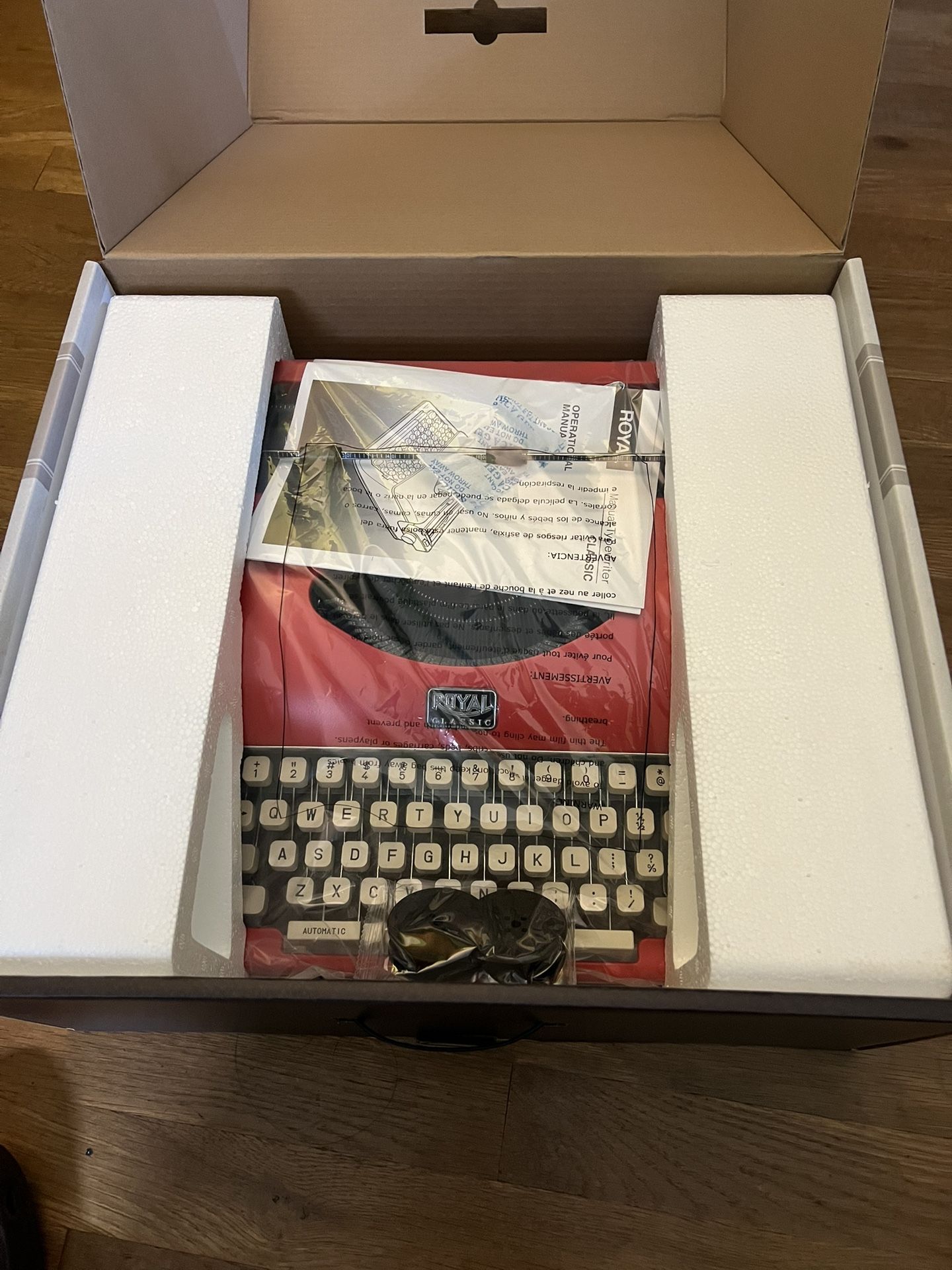 ROYAL CLASSIC manual typewriter - photo 2