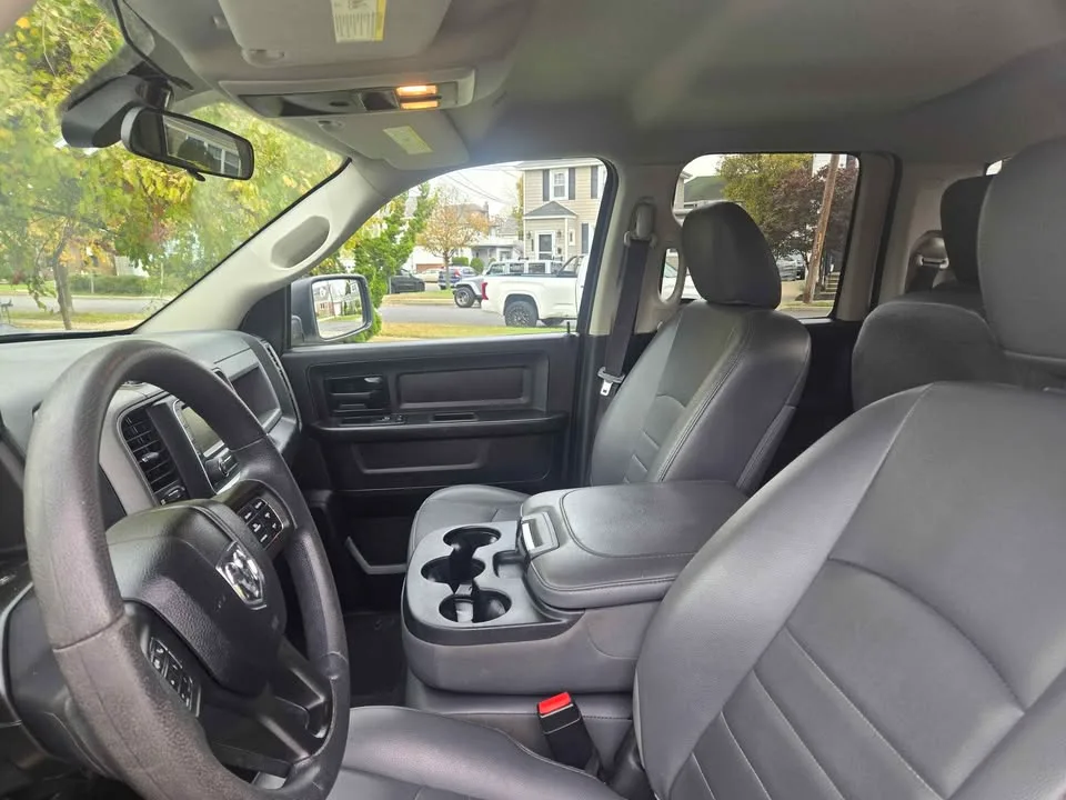 2018 Dodge Ram 1500 · SLT Pickup 4D 5 1/2 ft image indicator(6)