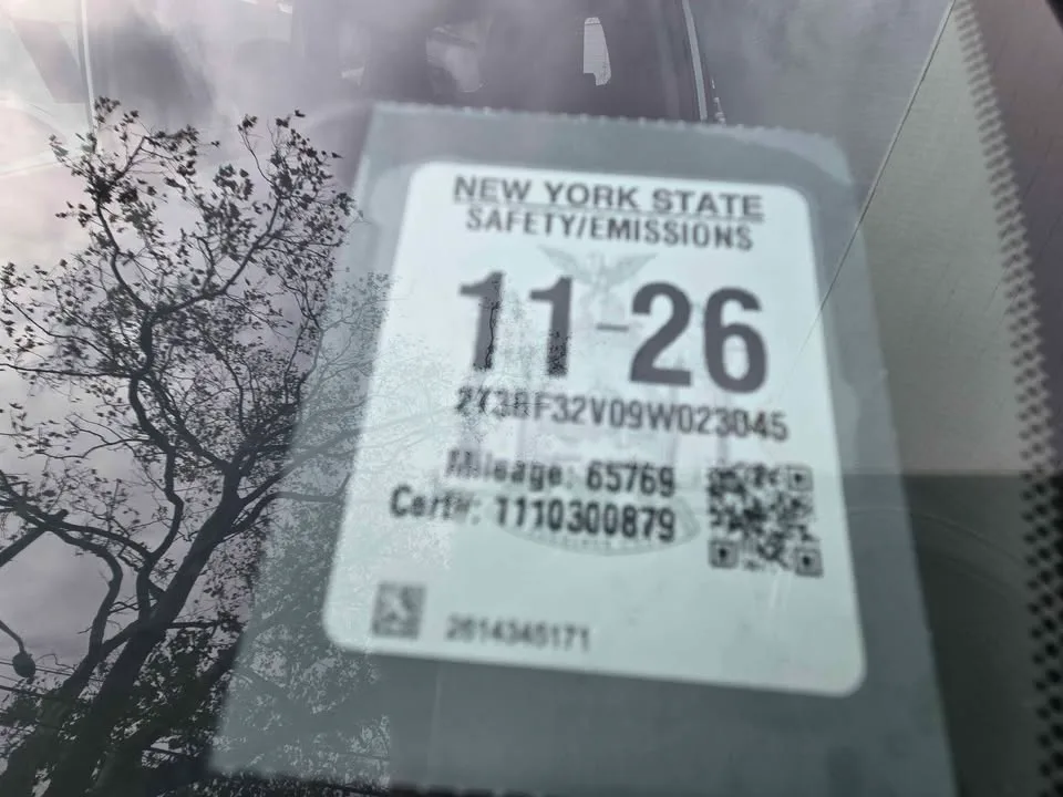 2009 Toyota RAV4 · "Sport" Sport Utility 4D image indicator(6)