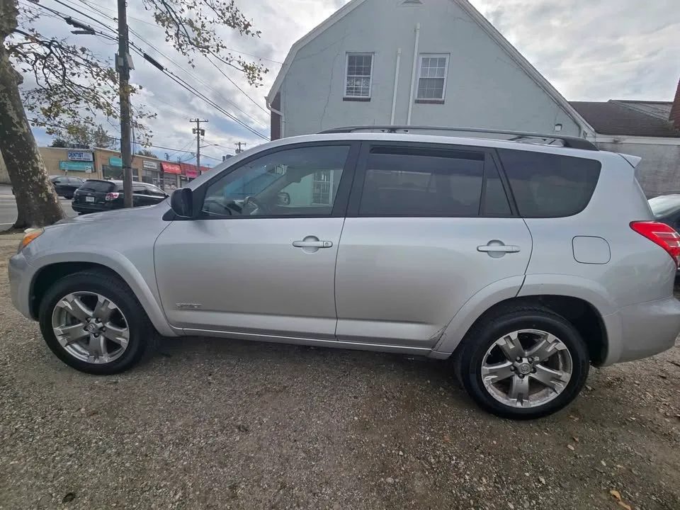 2009 Toyota RAV4 · "Sport" Sport Utility 4D image indicator(8)