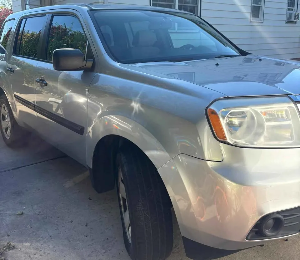 2015 Honda Pilot · EX Sport Utility 4D image indicator(2)