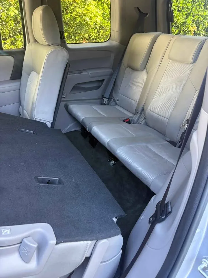 2015 Honda Pilot · EX Sport Utility 4D image indicator(9)