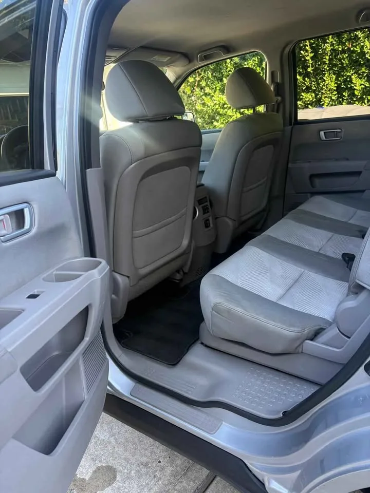 2015 Honda Pilot · EX Sport Utility 4D image indicator(10)