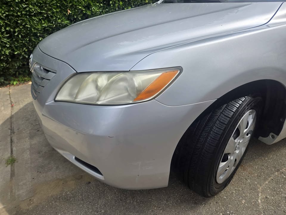 2009 Toyota Camry · LE Sedan 4D - photo 4