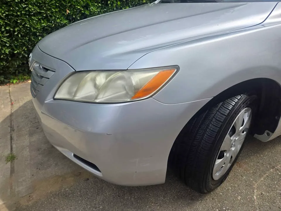 2009 Toyota Camry · LE Sedan 4D image indicator(4)