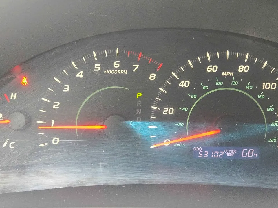 2009 Toyota Camry · LE Sedan 4D image indicator(10)