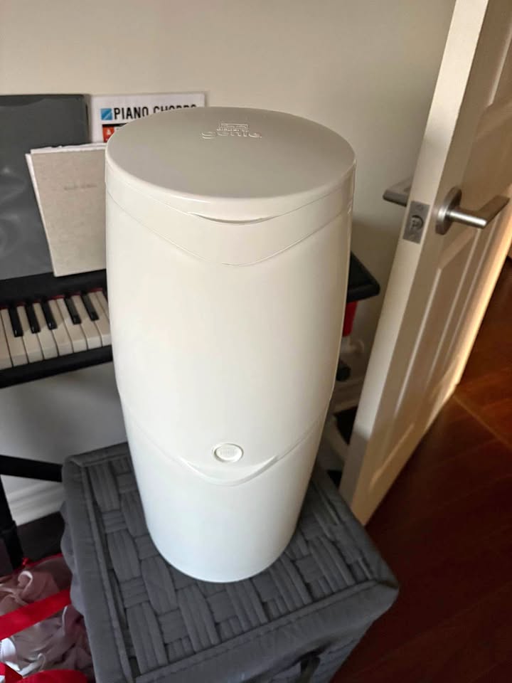 Diaper Genie Gen 2 in excellent condition