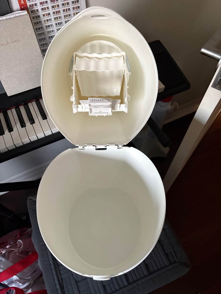 Diaper Genie Gen 2 in excellent condition - photo 2