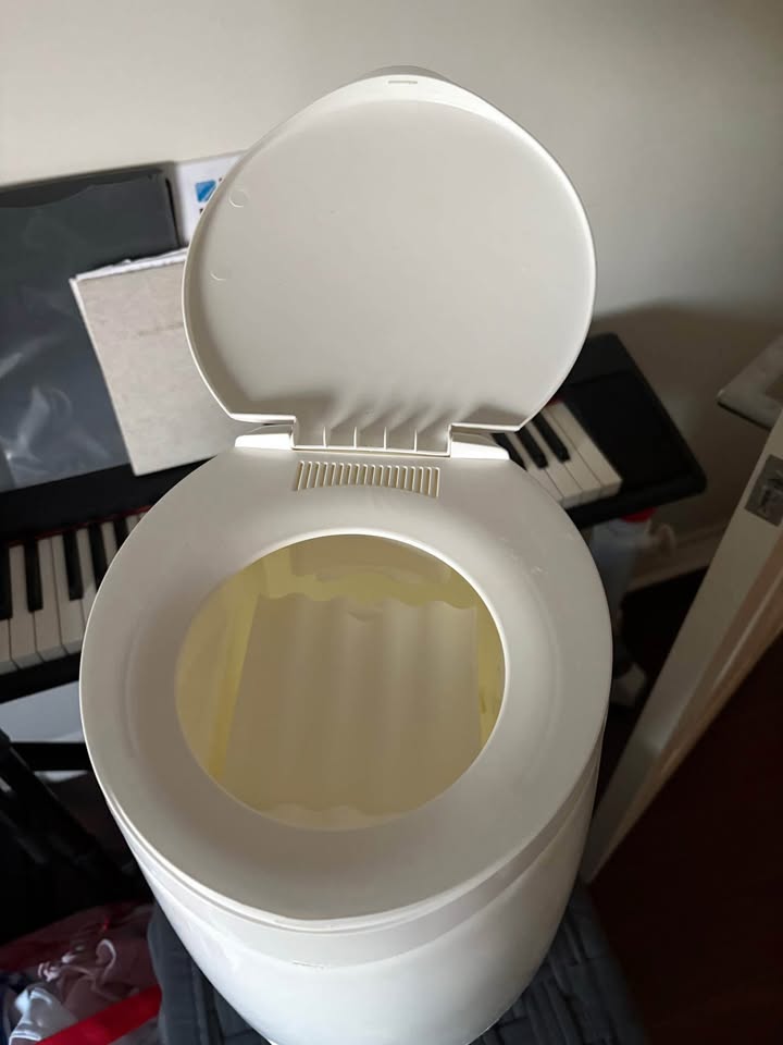 Diaper Genie Gen 2 in excellent condition - photo 3