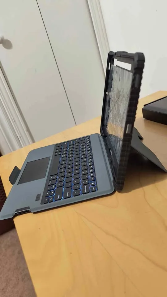 Tab S9 Fe+ wireless keyboard case image indicator(2)