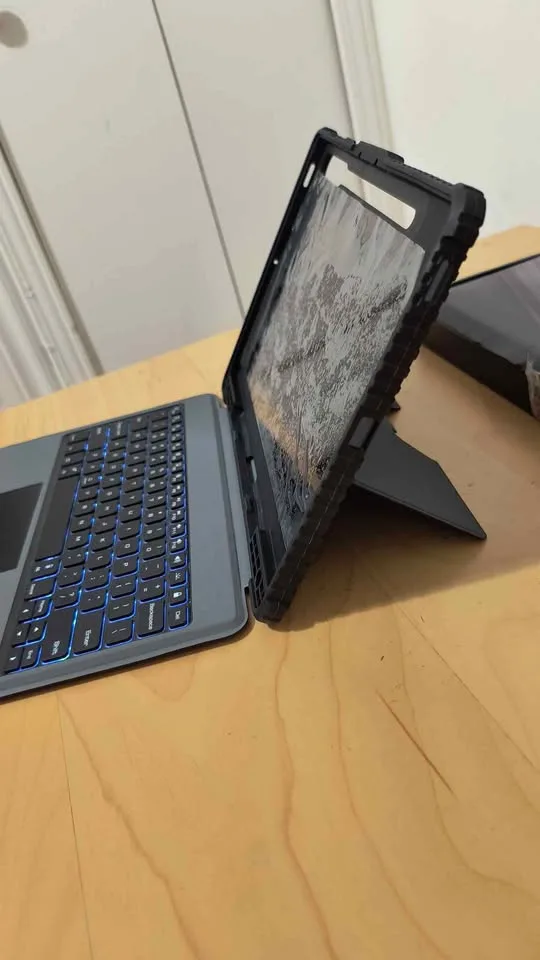 Tab S9 Fe+ wireless keyboard case image indicator(3)