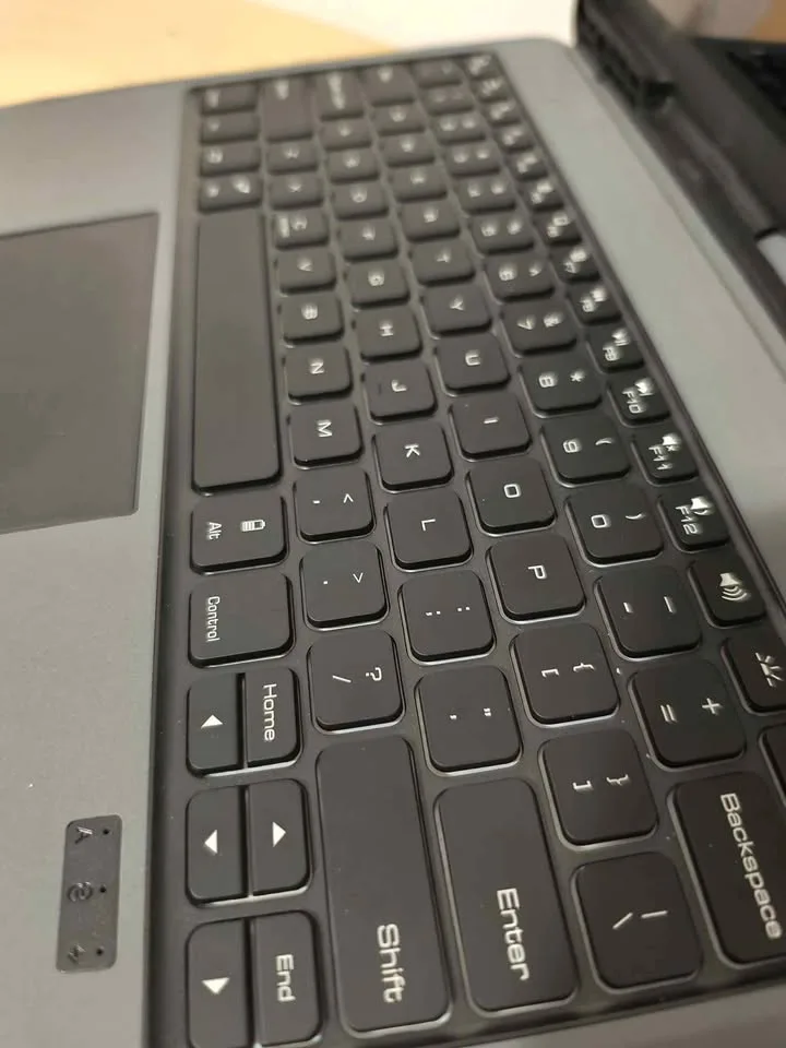 Tab S9 Fe+ wireless keyboard case image indicator(6)