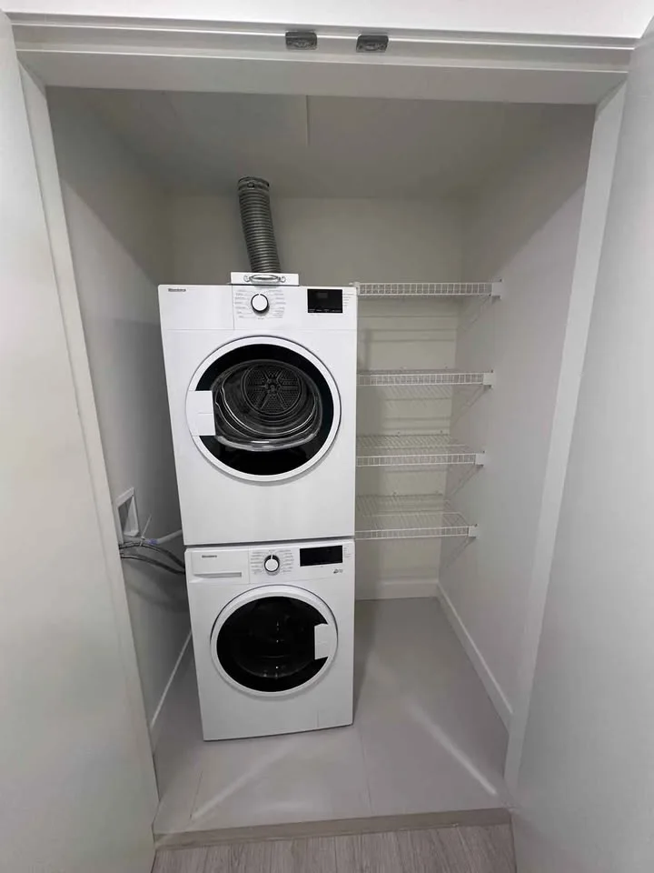 1 Bed 1 Bath - Apartment image indicator(9)