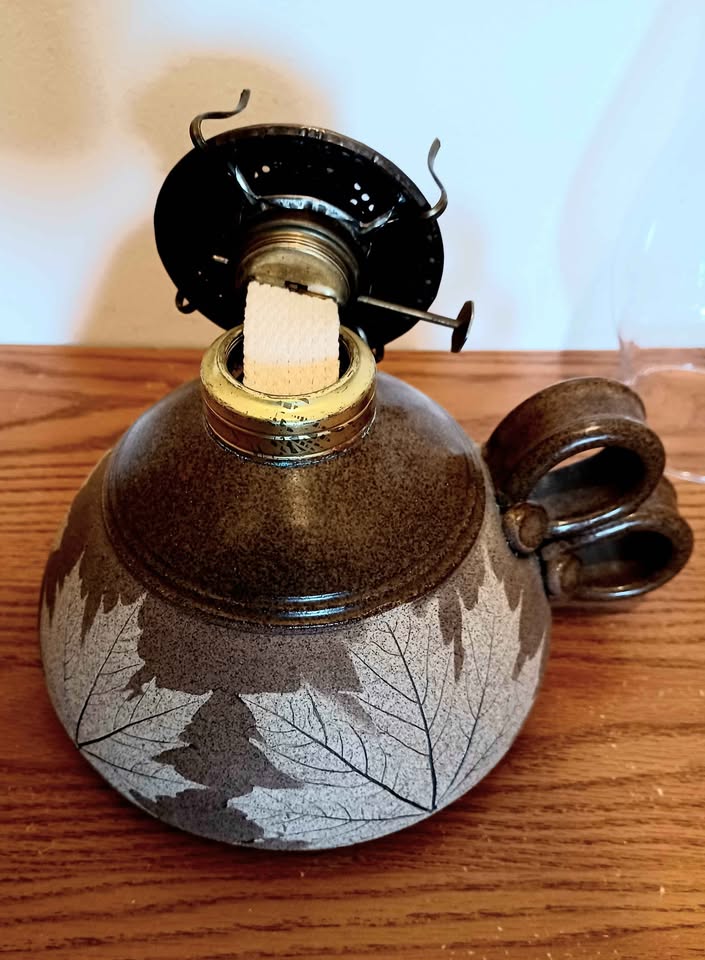 Unique New Tall Bristoleaf Wizard Stoneware Oil Lamp - photo 4