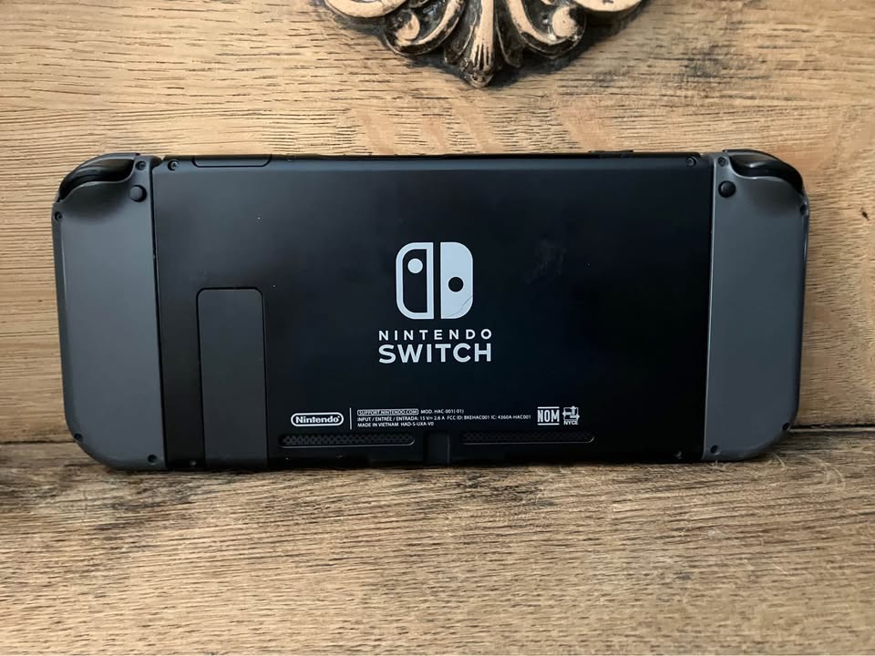 Nintendo Switch with Grey Joy-Cons - photo 3