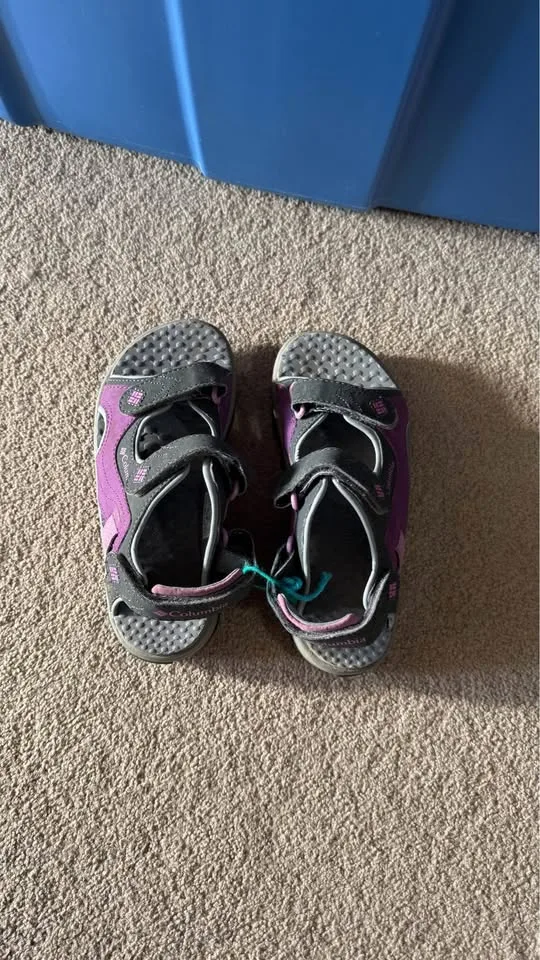 Used Childern’s Keen and Columbia Sandals image indicator(3)